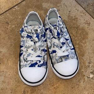 Converse Shark Toddler Shoes sz 9T